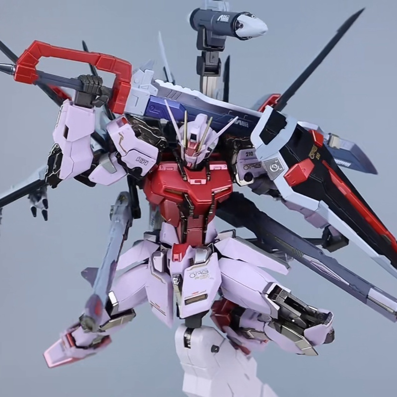 В наличии: 8835 Strike Rouge M – обзор и цена Model Kit Gundam Mg
