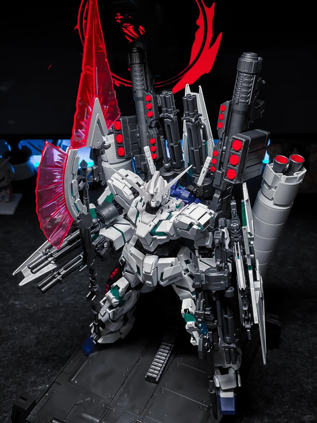 В наличии: Модель MENGHU MGEX  – обзор и цена Model Kit Unicorn
