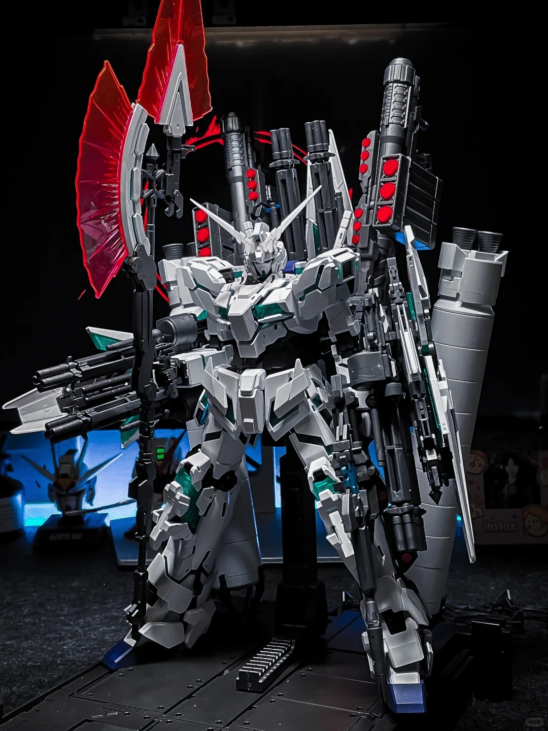 В наличии: Модель MENGHU MGEX  – обзор и цена Model Kit Unicorn