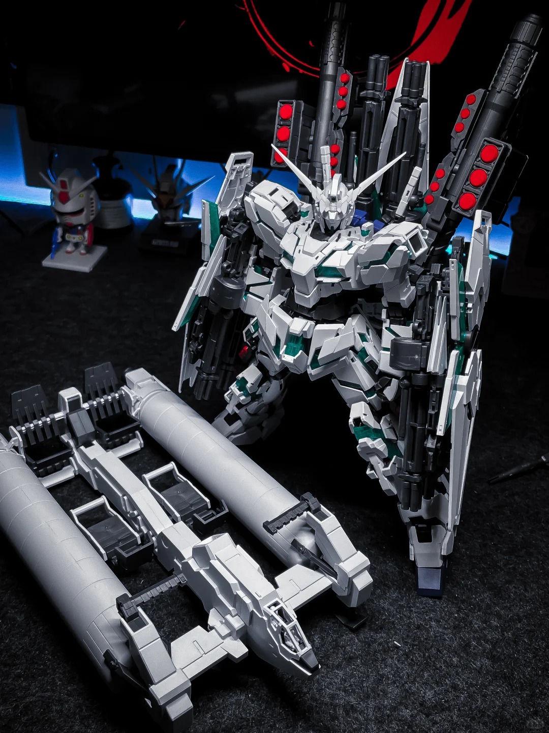 В наличии: Модель MENGHU MGEX  – обзор и цена Model Kit Unicorn